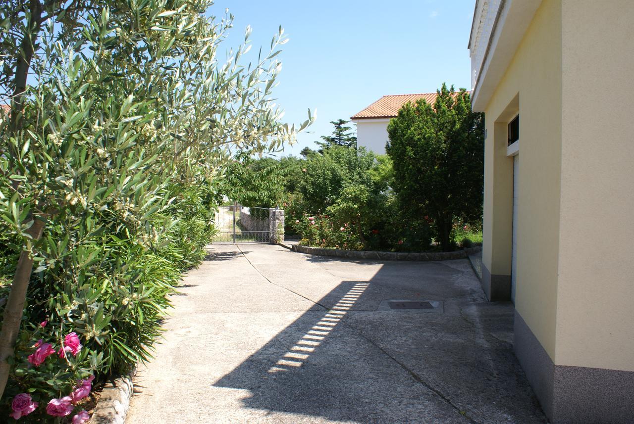 Apartments Nikola Krk Town Buitenkant foto