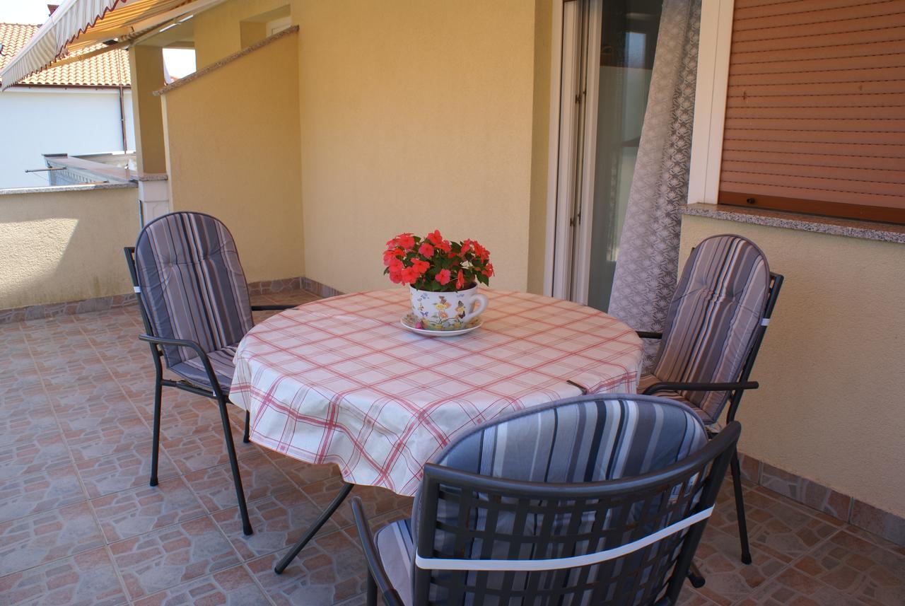 Apartments Nikola Krk Town Buitenkant foto