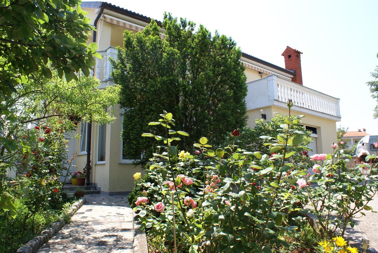 Apartments Nikola Krk Town Buitenkant foto