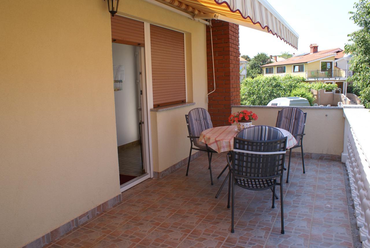 Apartments Nikola Krk Town Buitenkant foto