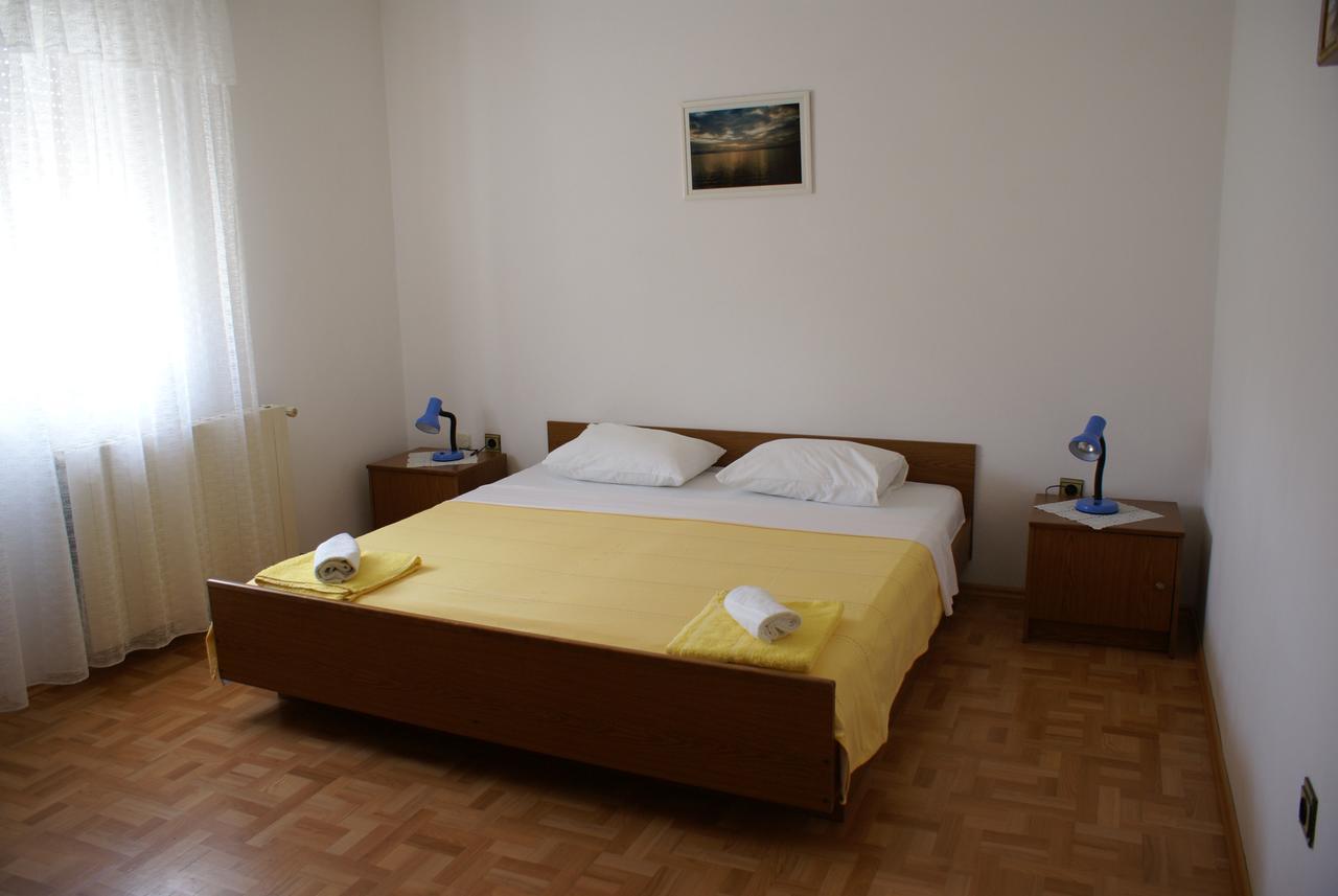 Apartments Nikola Krk Town Buitenkant foto