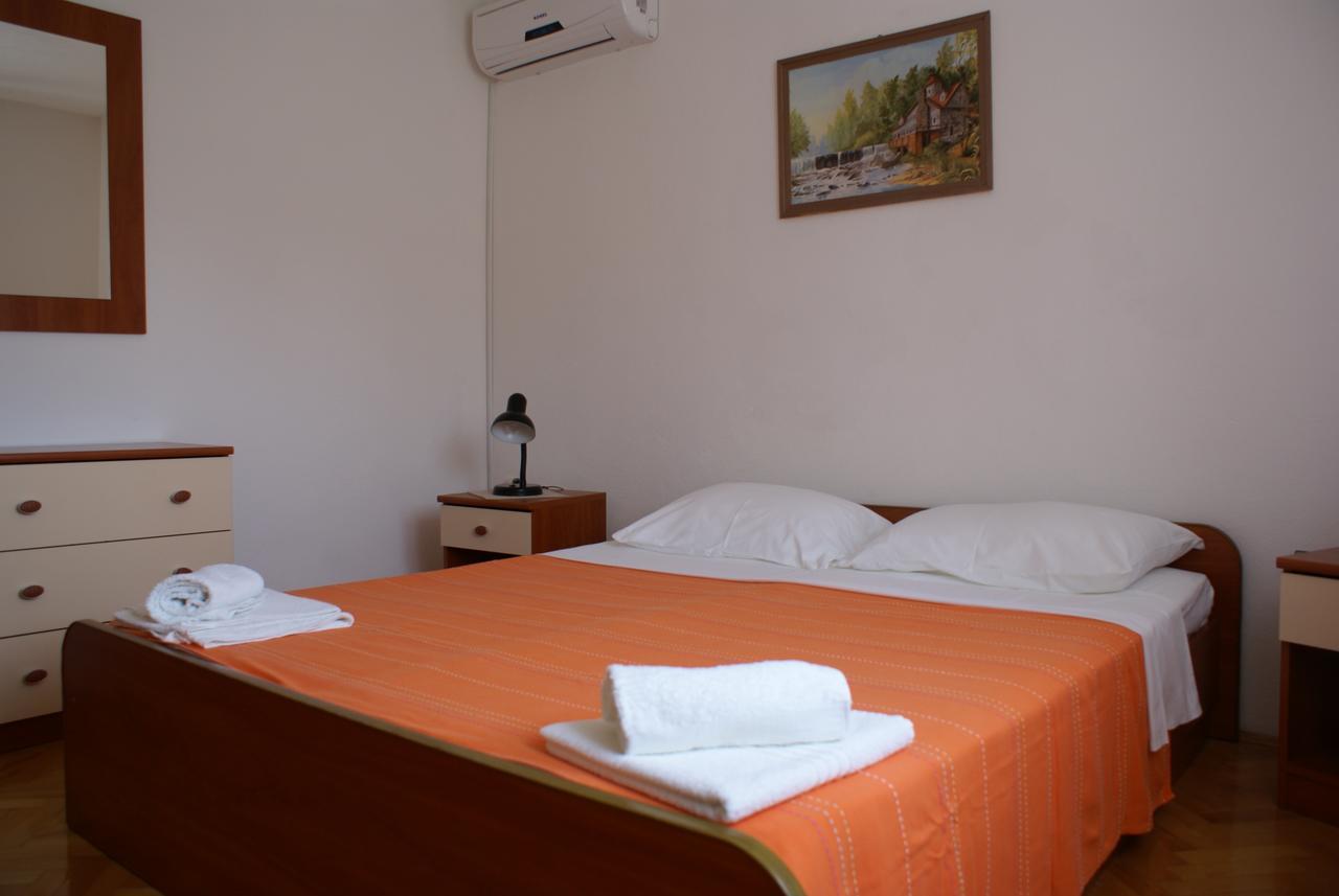 Apartments Nikola Krk Town Buitenkant foto