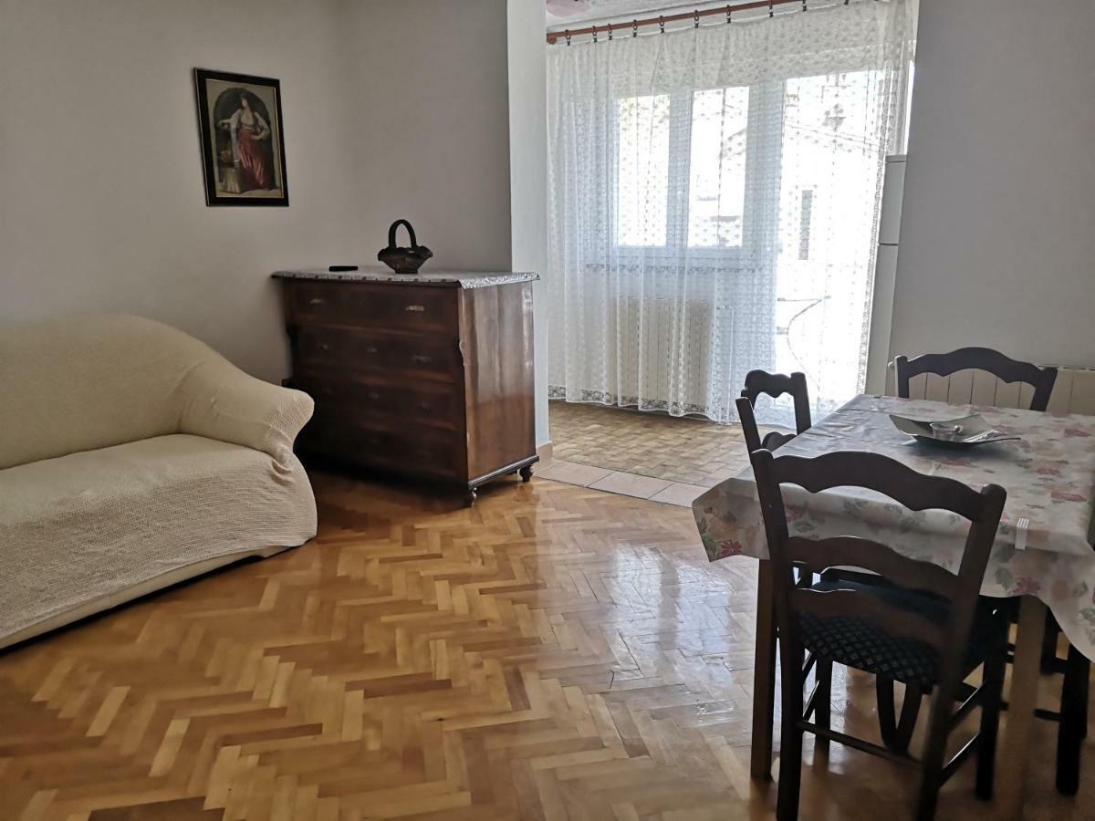 Apartments Nikola Krk Town Buitenkant foto